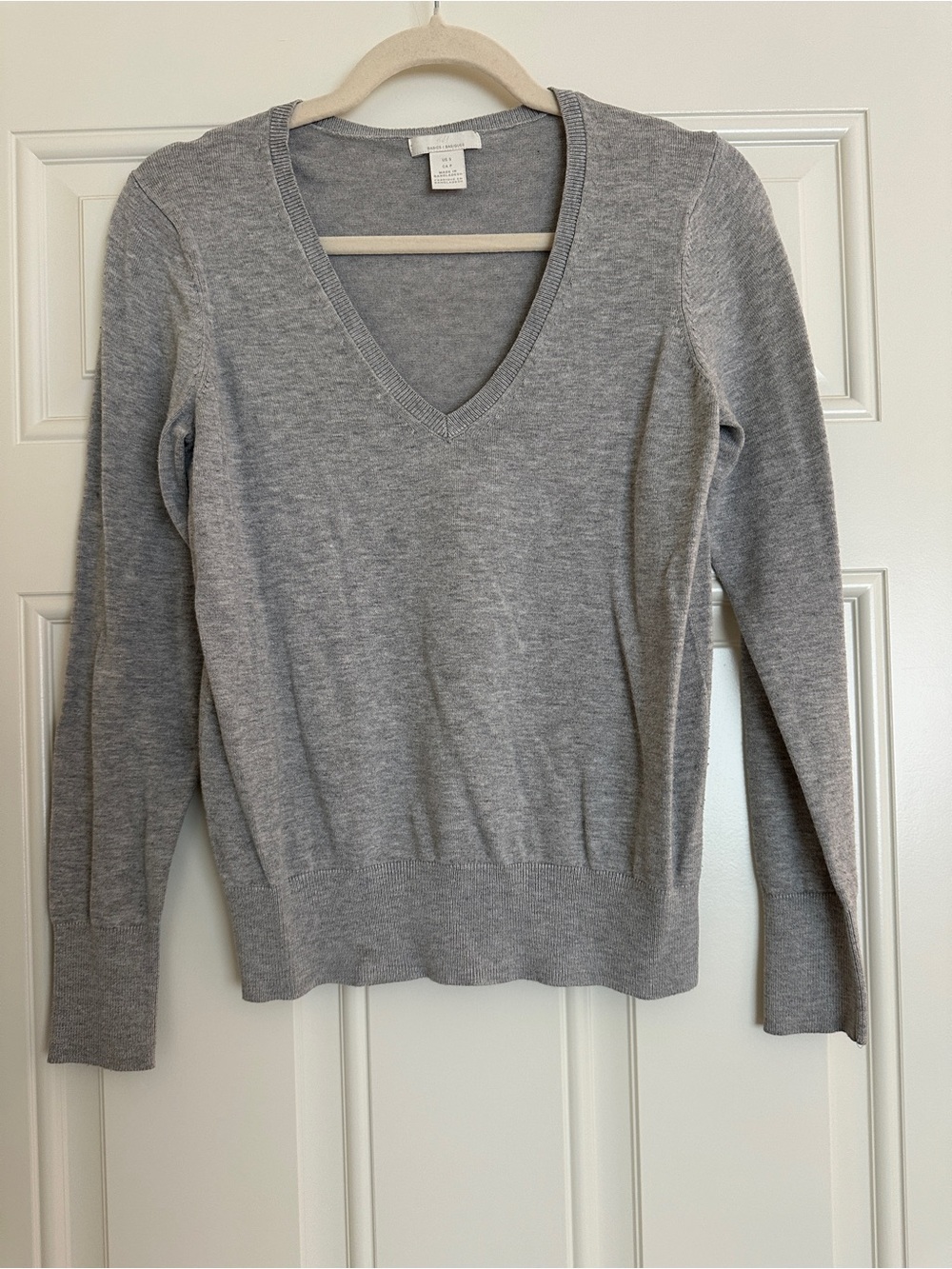 Asics Women's Light Gray V-Neck Sweater